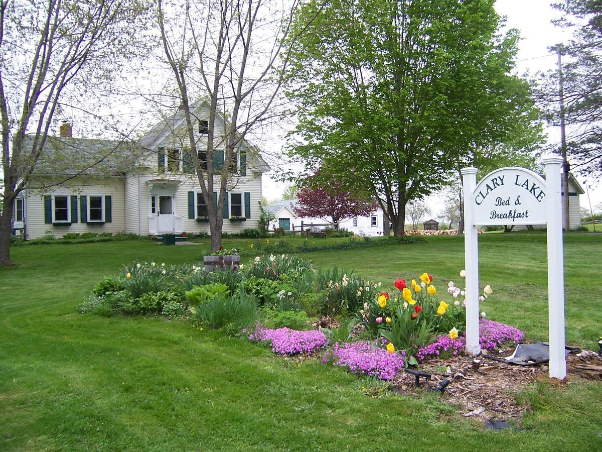 Clary Lake Bed And Breakfast Jefferson Exterior photo